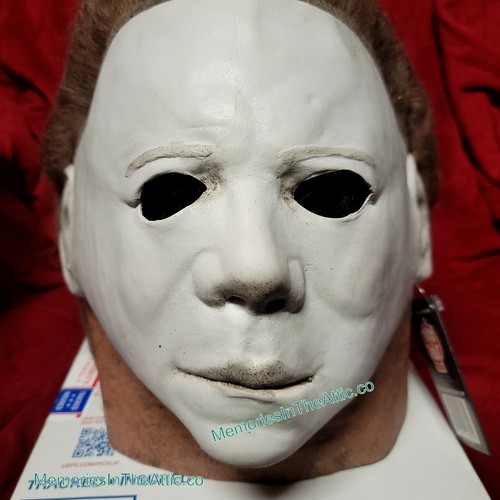 Costume halloween trick - trick, or