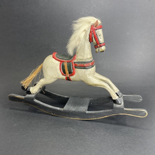 Cavallo roccia legno - roccia,