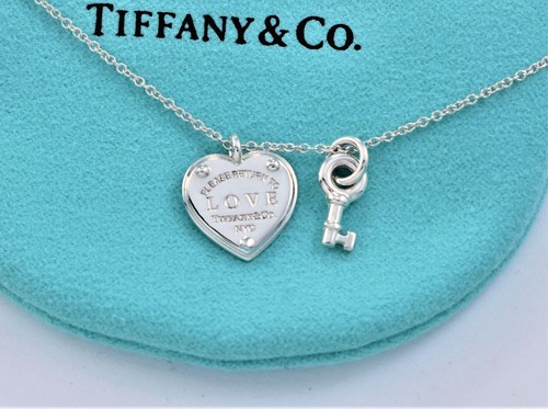 Collana con ciondolo chiave