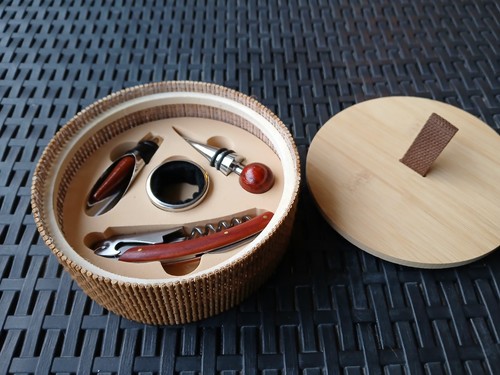 Set apribottiglie con pezzi - set,