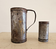 Antichi vintage recipienti contenitori per olio in ferro degli anni 30 