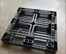 Pallet di plastica a 4 vie, 110 X 110 cm – H 12 cm