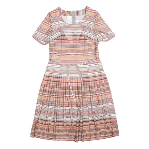 Donna beige rosa righe - righe, giorno