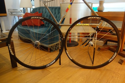 Paire roues pour boyaux - paire,