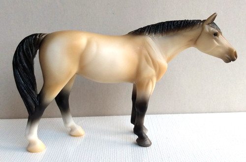 Nuovo breyer horse stablemate - nuovo,