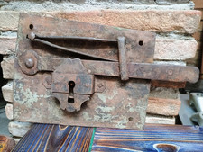 Vecchia,antica serratura in