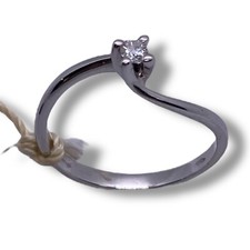 Solitaire Ring in White Gold