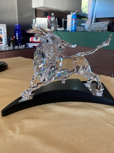 Toro swarovski - swarovski,