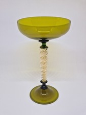 Calice verde a coppa fatto a