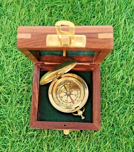 Antico ottone bussola con - ottone,