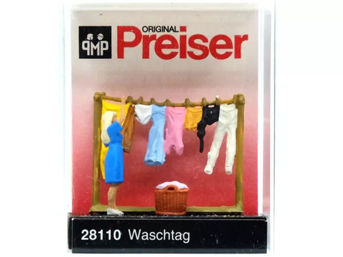 Preiser femme qui étend - femme, du