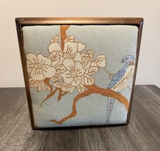 Antico poggiapiedi Needlepoint