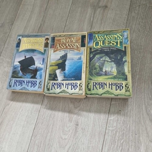 Robin hobb the farseer trilogy - robin,