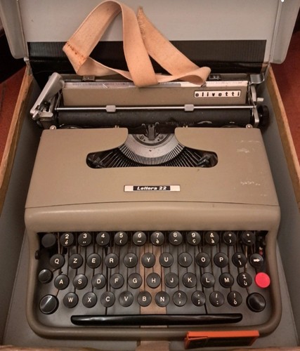 Lettera olivetti marrone - lettera,