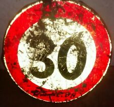 VECCHIO CARTELLO STRADALE LIMITE DI VELOCITÀ - SEGNI DEL TEMPO ASPETTO VISSUTO