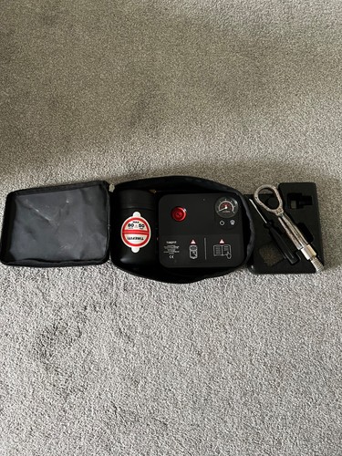 Kit riparazione pneumatici