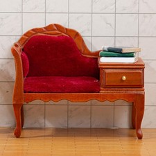 Mobili per casa delle bambole