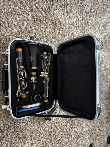 Slightly used buffet crampon - ,