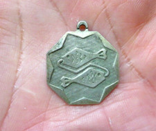 MEDAGLIA MEDAGLIETTA IN ARGENTO 835 - SEGNO ZODIACALE DEI PESCI  - 2,1 X 2,1 CM