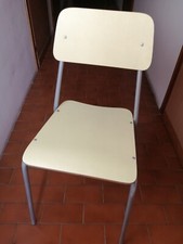 Tavolo pieghevole giallo con 2 sedie in legno e alluminio, misure 85x70 cm. 