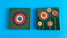 Lotto Piastrelle d'arte in ceramica 2 pz., fatte a mano, in rilievio, 10 x 10 cm