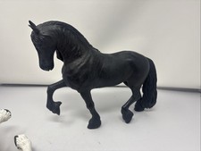 Raro Stallone Frisone Trotto