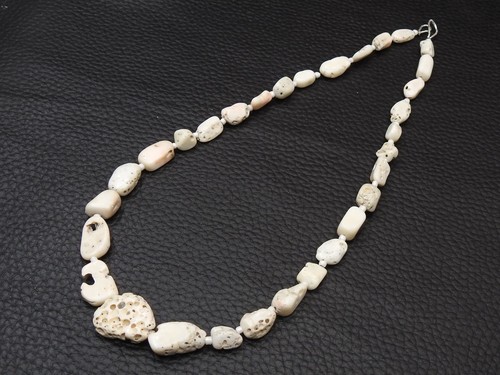 Pepita pietra preziosa corallo