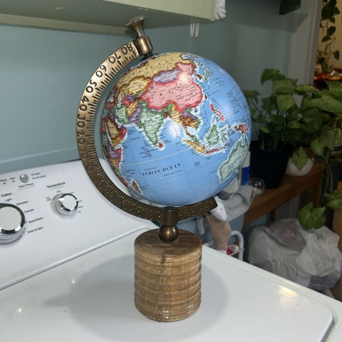 Mappamondo alto vintage - , su