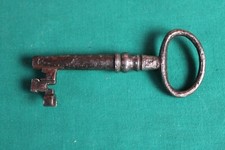 L68-ANTIQUE KEY ERA 700-OLD