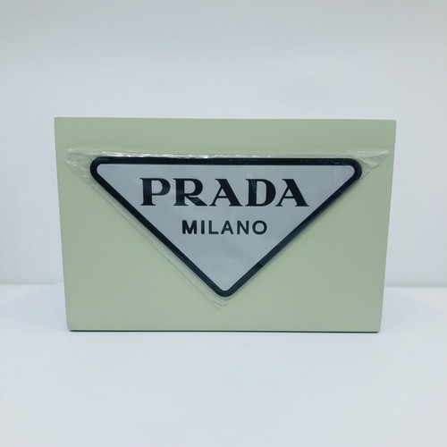 Nuovo logo prada display - nuovo,