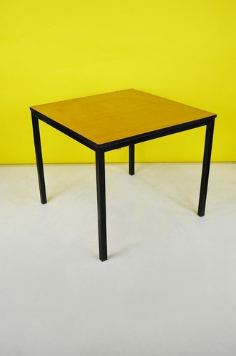 Tavolo quadrato metallo con - tavolo,