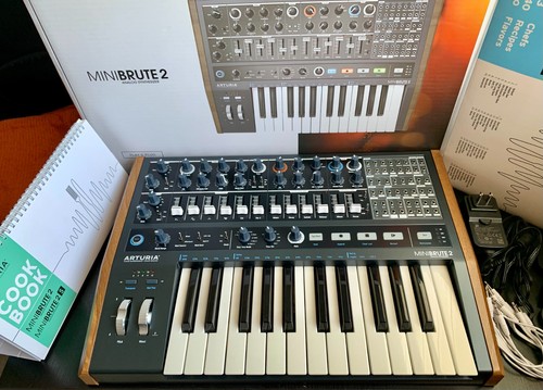 Arturia minibrute - minibrute, 2