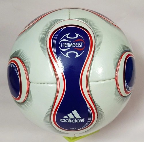 Adidas teamgeist berlino fifa - adidas,