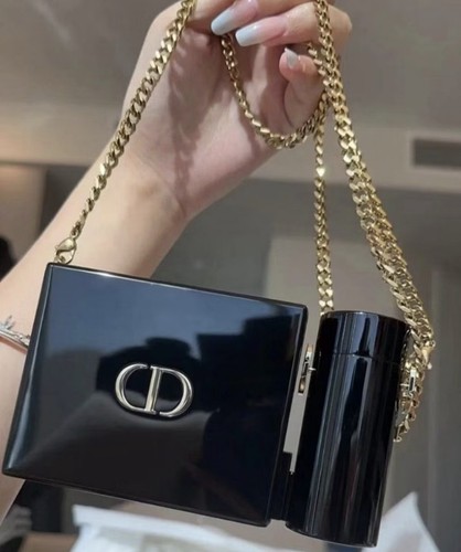 Dior rouge minaudière - dior,