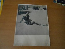 fotografia DONNA IN SPIAGGIA