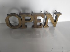 Lettere scatolate in ottone anni 1970 come da foto 