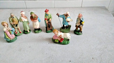 LOTTO DI 8 STATUINE DEL PRESEPE IN CARTAPESTA DIPINTE A MANO.