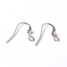 25 paia di orecchini a forma