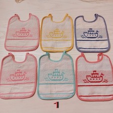 Set di 6 bavaglini ricamabili