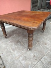 Tavolo quadrato allungabile