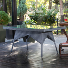 Tavolo in rattan sintetico