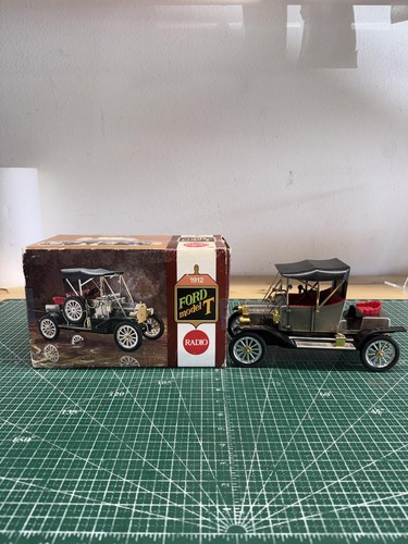 Modellino auto baracca - , radio