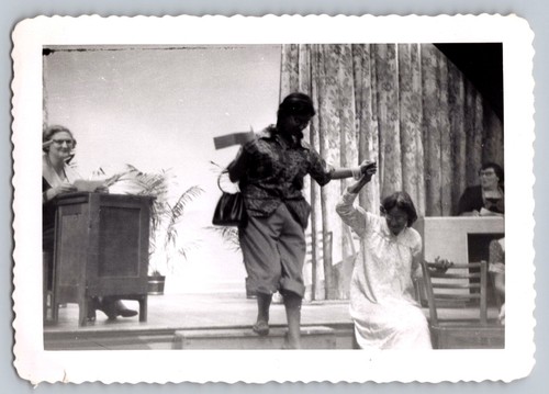 Spettacolo teatrale femminile
