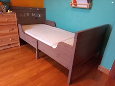 letto ikea in legno per bambini, allungabile con materasso incluso
