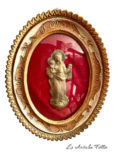 Antico medaglione ovale con