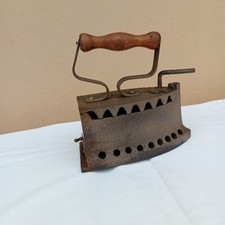 Antico FERRO DA STIRO a