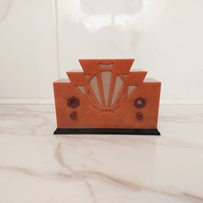 Radio d'epoca in miniatura