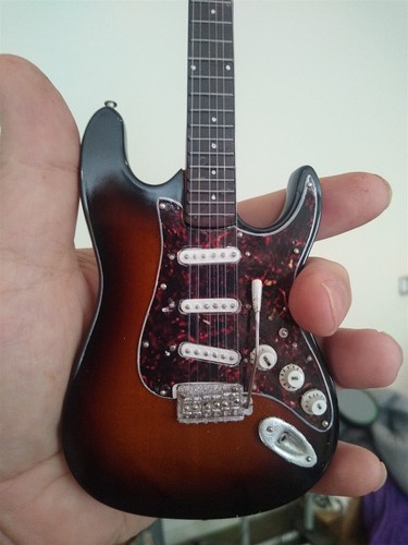 Fender sunburst strat - fender,