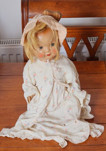 Antica composizione bambola
