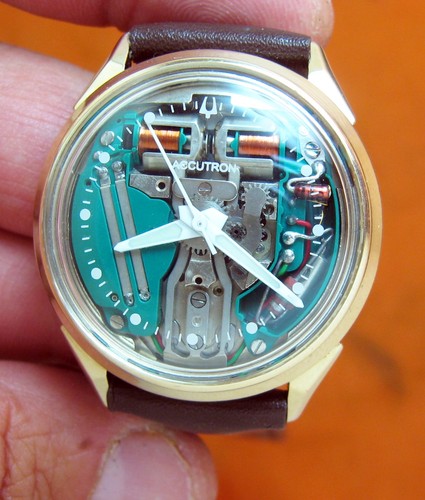 214 accutron spaceview 10kt